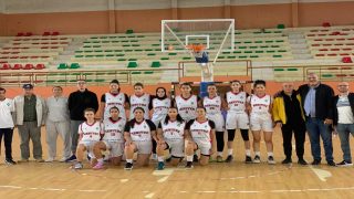 “الكاك باسكيط وسيدات الفريق: عندما تتوحد العائلة الرياضية القنيطرية لتحقيق الانتصار الكبير!”