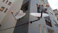 منع تركيب “البارابولات” على واجهة المباني والإقامات المتواجدة بالشوارع الرئيسية،