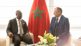 استقبل السيد رياض مزُّور، وزير الصناعة والتجارة، اليوم بمقر الوزارة بالرباط، السيد إيفاريست نغامانا، رئيس برلمان المجموعة الاقتصادية والنقدية لوسط إفريقيا