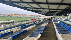 ملعب أشرف حكيمي بالقصر الكبير… حين يُهان الاسم العالمي بالإهمال المحلي